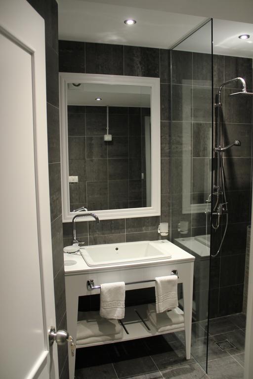 Hotel Artistic Tirana Blloku Habitación foto