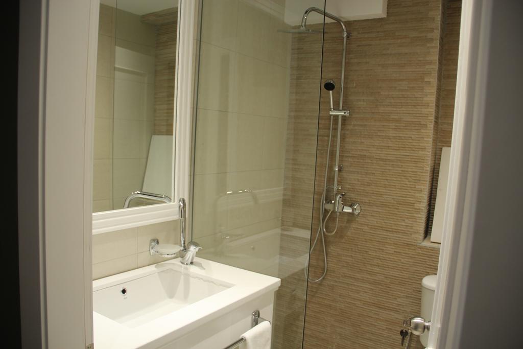 Hotel Artistic Tirana Blloku Habitación foto