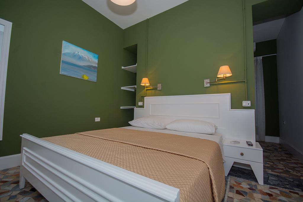 Hotel Artistic Tirana Blloku Habitación foto